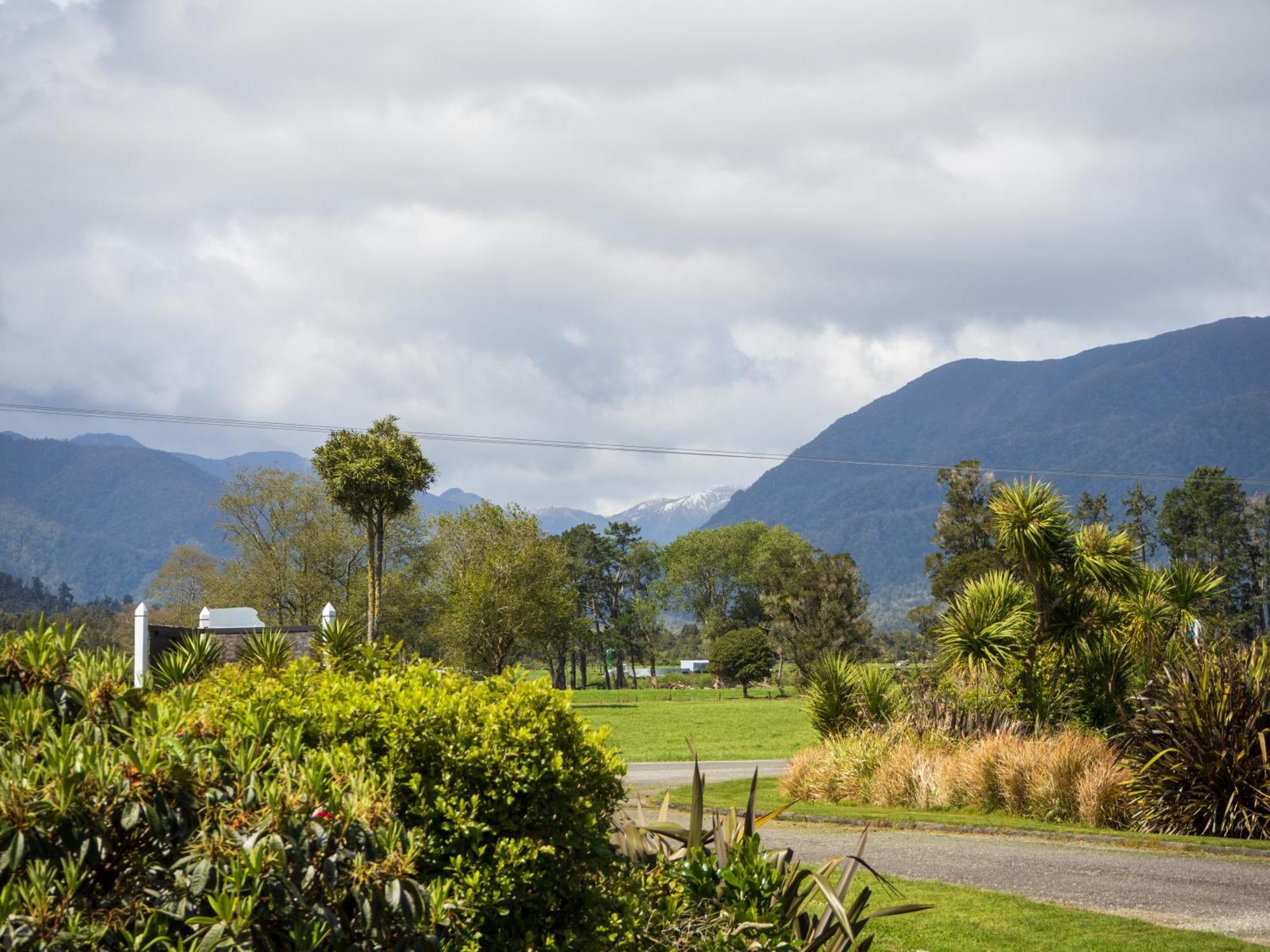 Karamea River Motels エクステリア 写真